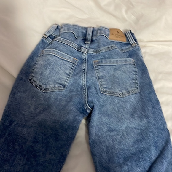 Abercrombie kids high-rise mini mom jeans. Dark blue - Picture 4 of 5
